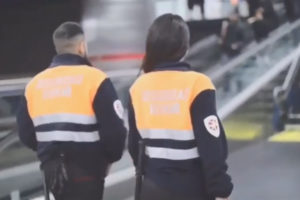 Vigilantes de seguridad en el Metro