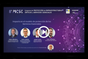 Xabier Mitxelena, de Accenture Security; Javier Zubieta, de GMV; Joseba Enjuto, de S21sec; Félix de Andrés, de Deloitte; moderados por César Álvarez, coordinador de proyectos de la Fundación Borredá.