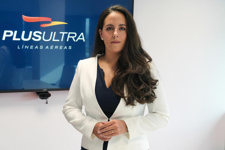 Cristina Navas Otero, Plus Ultra