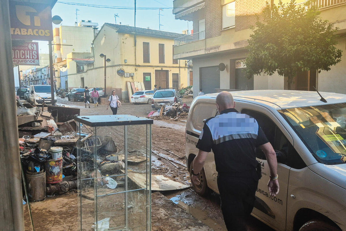 Vigilante de seguridad privada en la DANA de Valencia